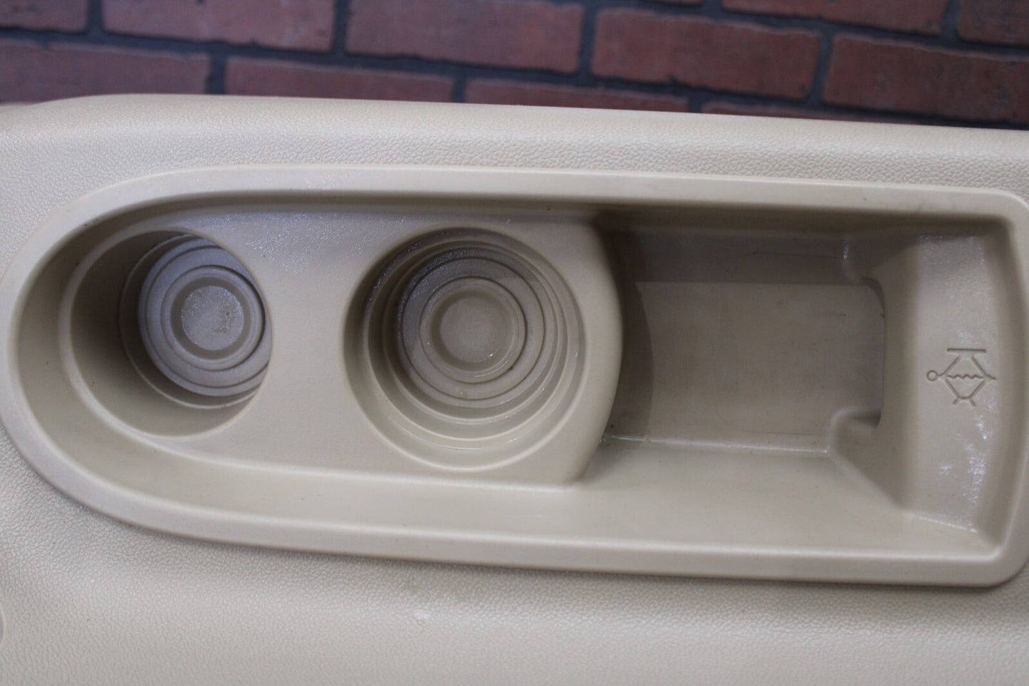 2007-2014 GM Tahoe Yukon Interior Quarter Panel Trim Left Cashmere 15885777 OEM