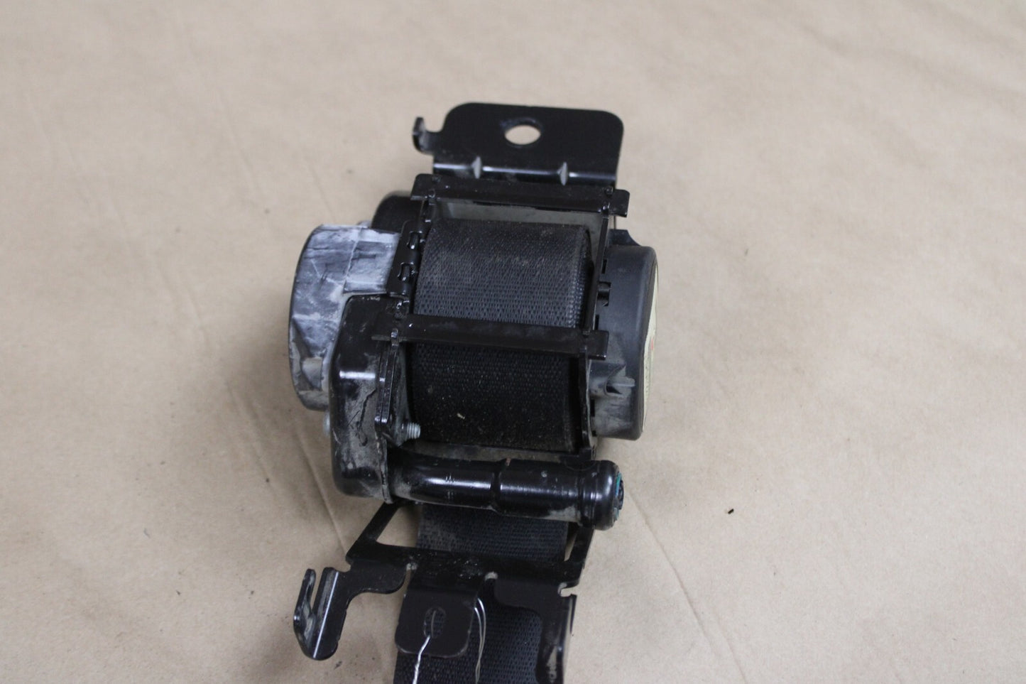 2012-2014 Dodge Challenger Rear Passenger RH Side Seat Belt Retractor Assembly