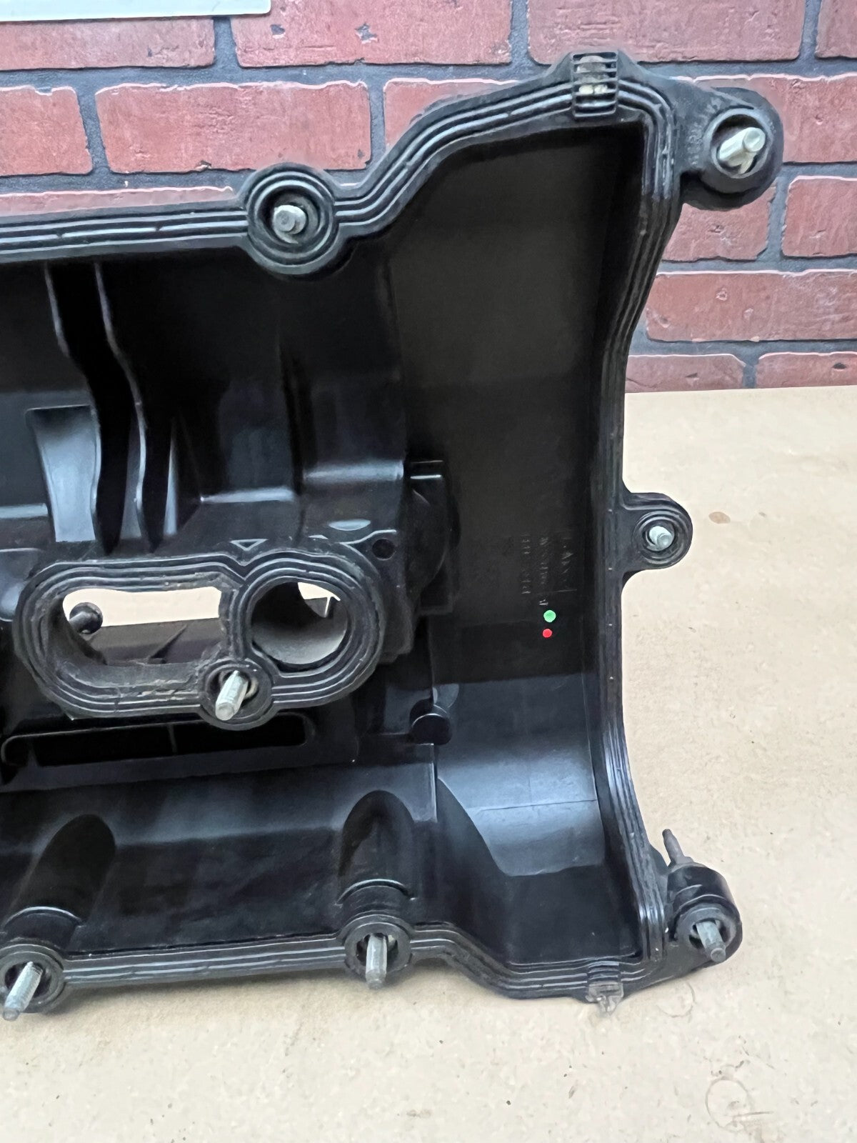 2010-2022 LAND RANGE ROVER SPORT 5.0L ENGINE RIGHT CYLINDER HEAD VALVE COVER OEM