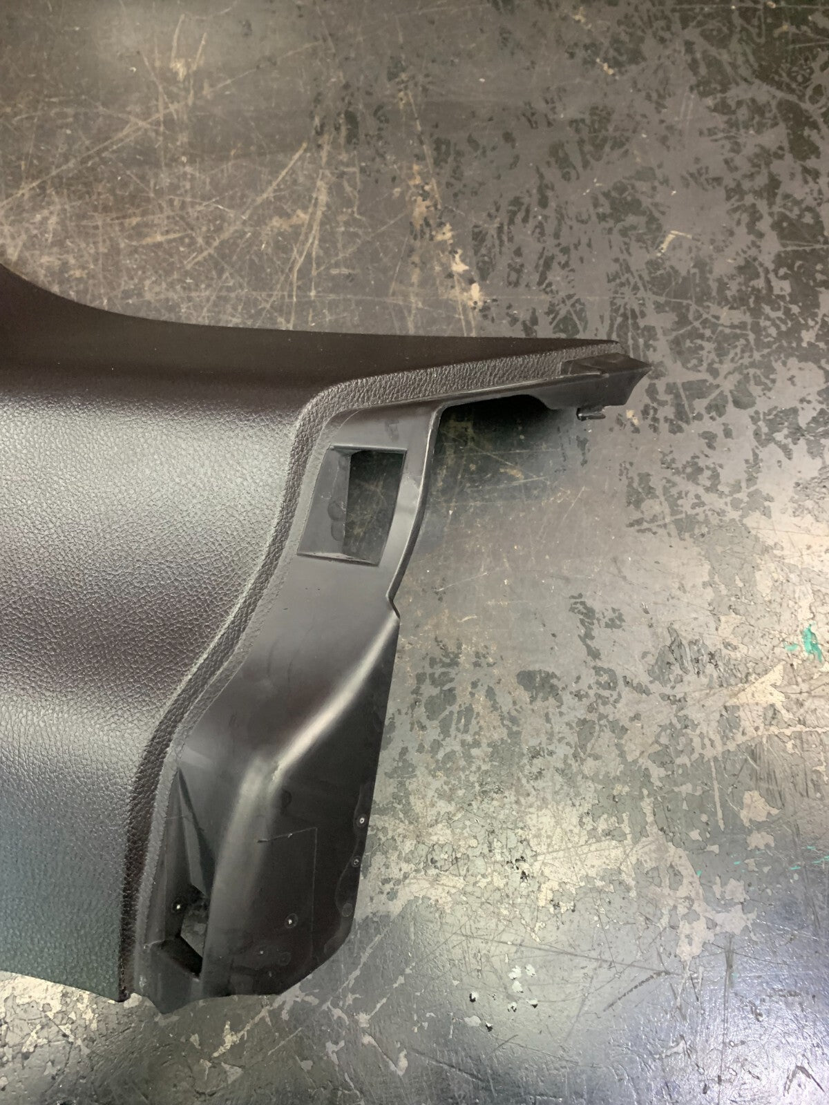 2012-2013 Jeep Grand Cherokee Rear Right D-Pillar Trim Piece OEM 1TX98DX9AB