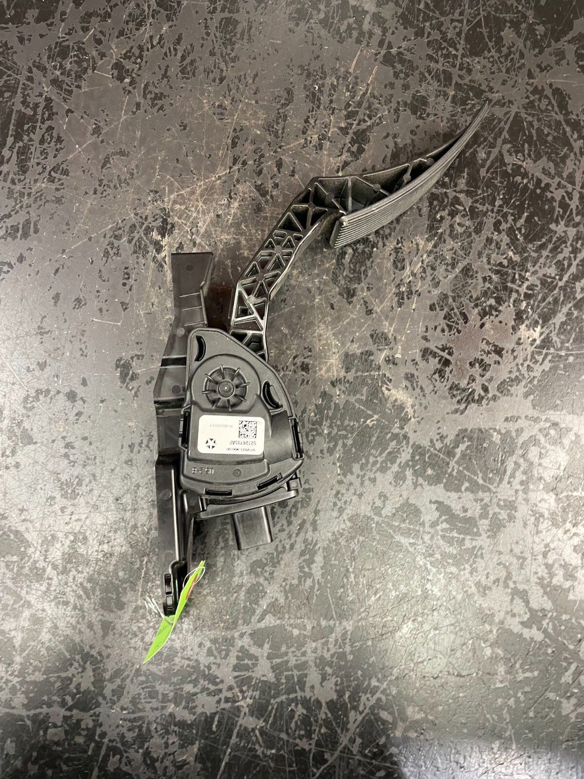 11-25 GRAND CHEROKEE DURANGO GAS ACCELERATOR THROTTLE PEDAL OEM 52124785AF