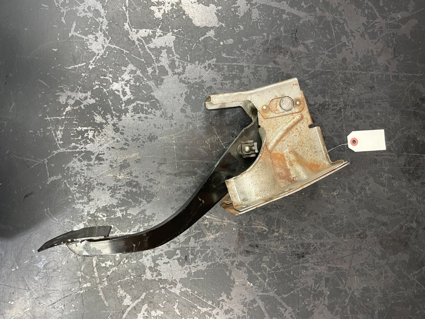 05105522AG BRAKE PEDAL M/T MANUAL DODGE CALIBER MOPAR 2007 2008 2009 2137348