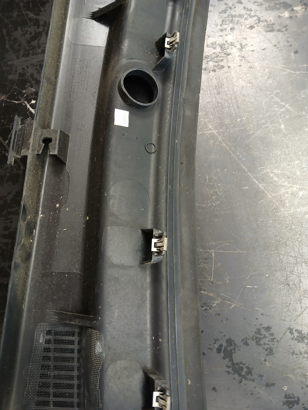 11-13 Jeep Grand Cherokee Exterior Windshield Defroster Grill Panel 55079199ah