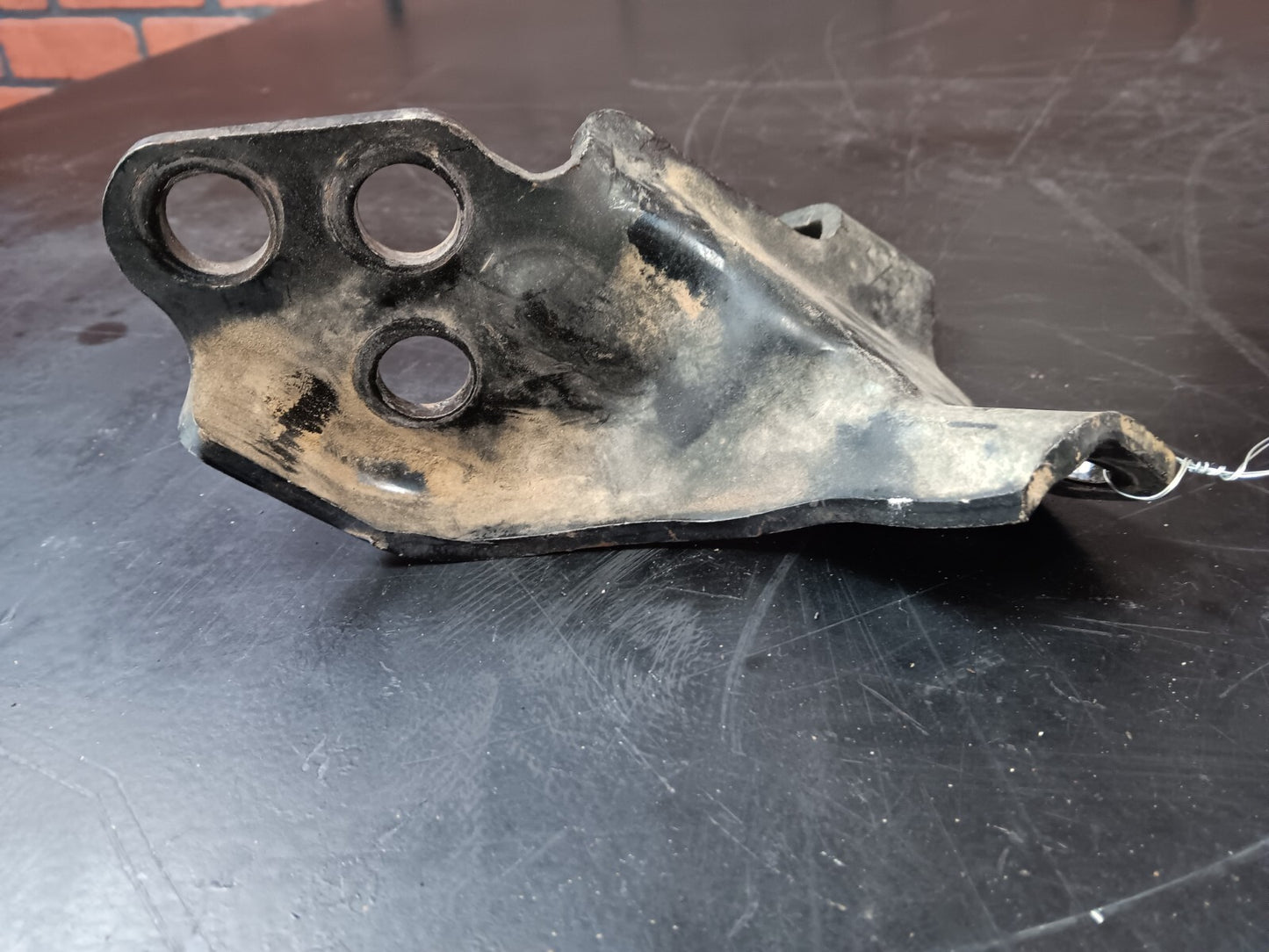 2015-2019 Ram 1500 Driver LH Side 3.0L EcoDiesel Engine Mount Bracket 68213117ab