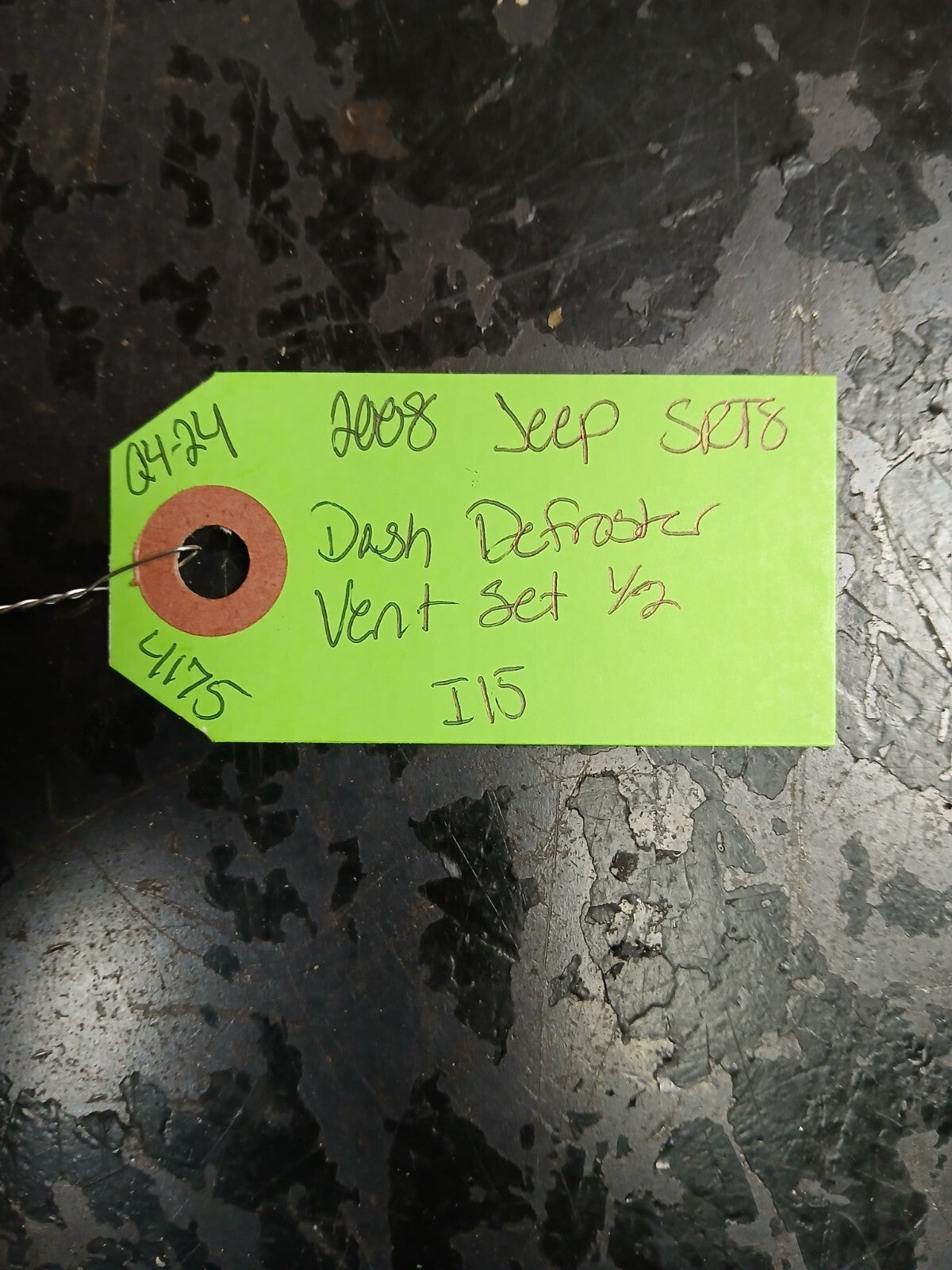 2006-10 Jeep Grand Cherokee Dash Upper Defroster Vent Set 1dq54trmaa 1dq55trmaa