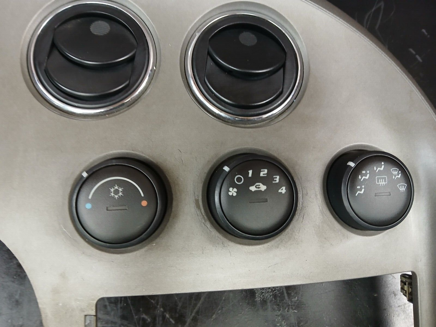 2006-2009 Pontiac Solstice Dash Instrument Cluster Trim Bezel w/ Climate Control
