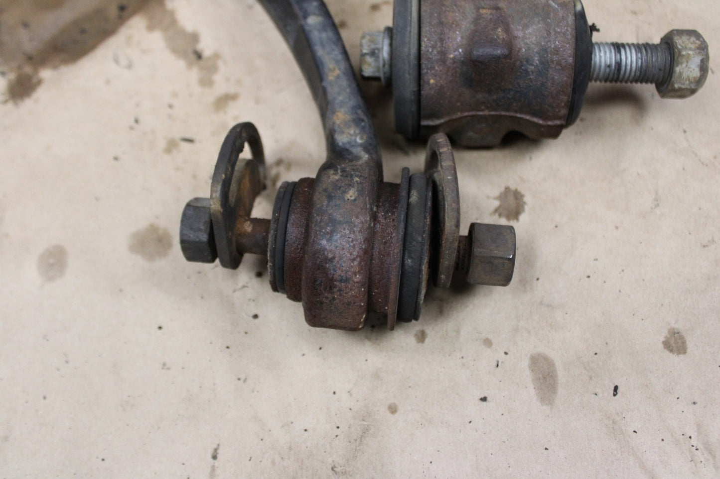 2007-2016 CADILLAC ESCALADE FWD FRONT RIGHT PASSENGER SIDE LOWER CONTROL ARM OEM