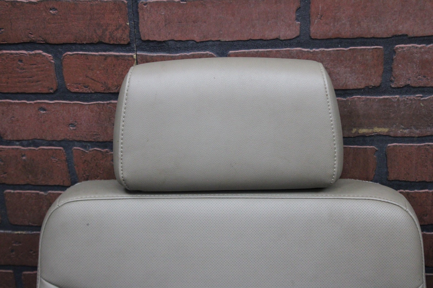 15-20 YUKON Gray Leather Rear Back Second Row Heated Captains Bucket Seat Set