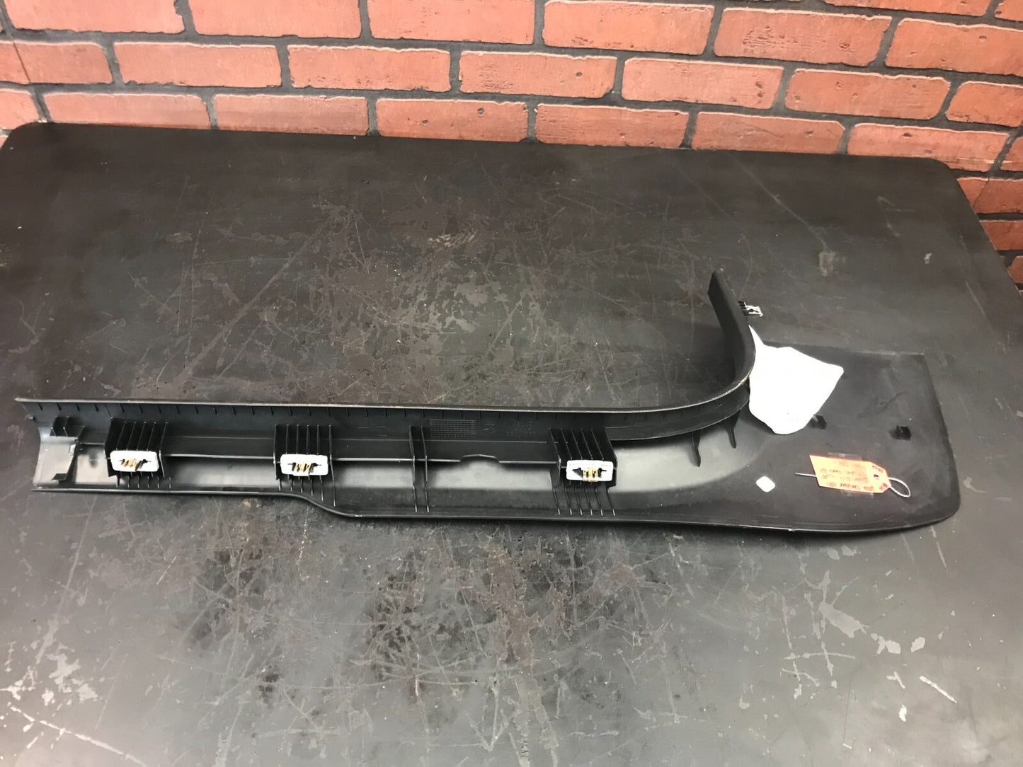 2012 Chrysler 300 Front Passenger RH Side Black Door Sill Scuff Plate 100017166