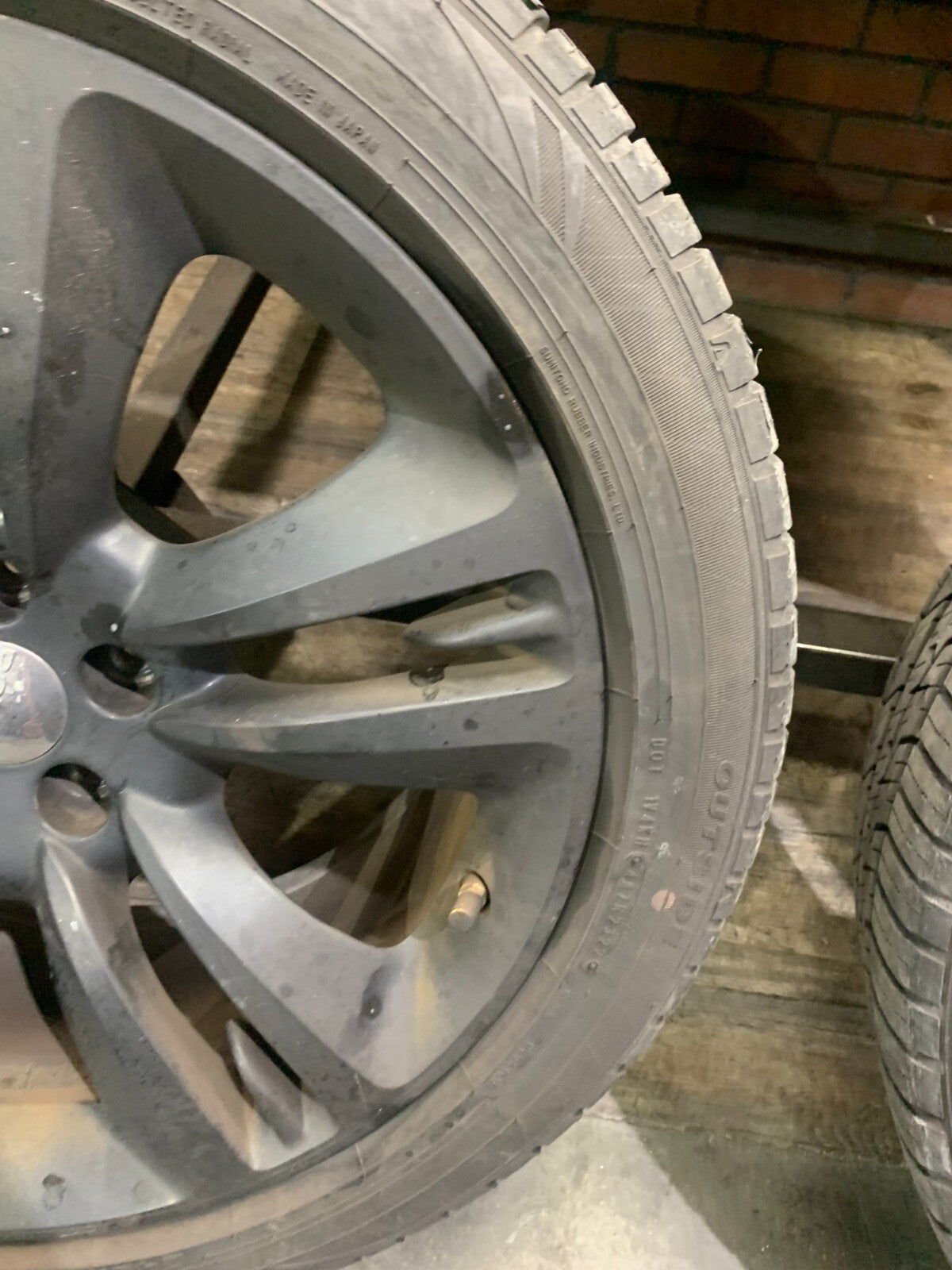 2011-2014 Dodge Charger/300/Challenger SRT8 Full Wheel Set w/ Center Caps 5 spk