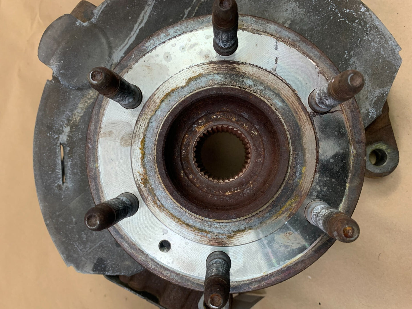 2007-2014 GM Tahoe Suburban 1500 Front Passenger RH Spindle Knuckle Hub Assembly