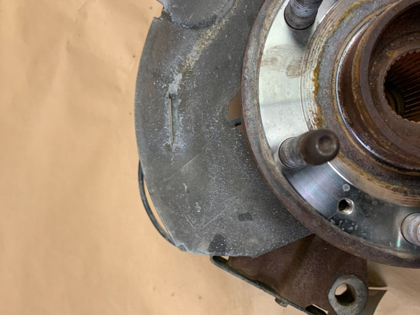 2007-2014 GM Tahoe Suburban 1500 Front Passenger RH Spindle Knuckle Hub Assembly