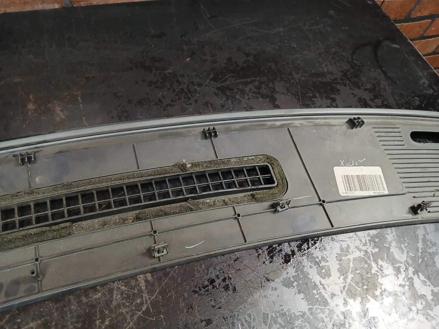 2007-2009 Dodge Caliber Interior Dash Windshield Defroster Grille Panel Cowl