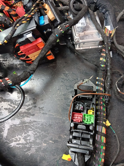 2011-18 Audi A8L 4.0T Interior Main Body Dash Wire Wiring Harness with Fuse Box