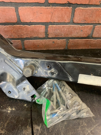 2012-2018 Jeep Grand Cherokee IV WW2 Bracket Right Brace Lock Carrier 149427