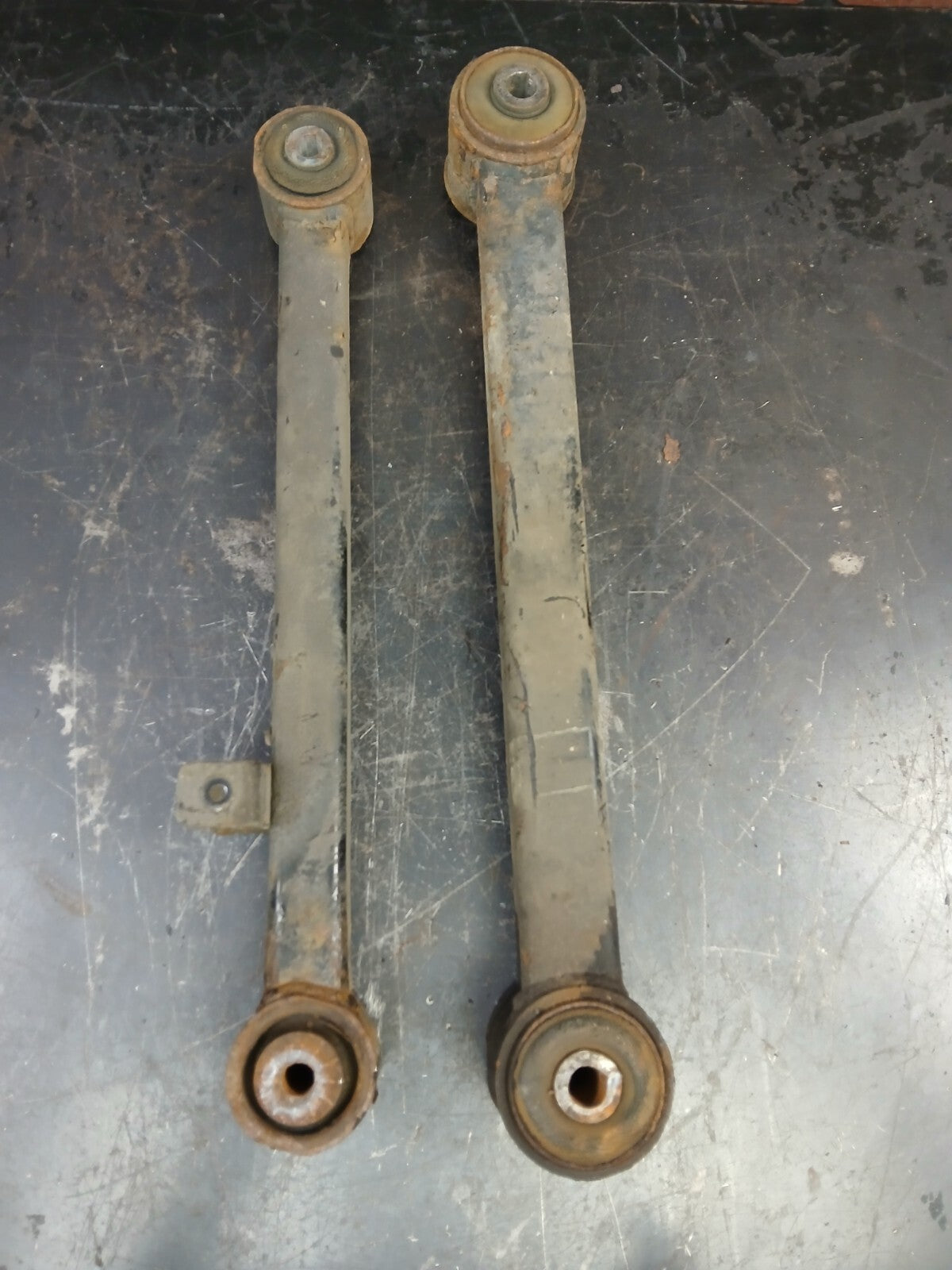 07 08 09 10 JEEP GRAND CHEROKEE SRT8 REAR LH & RH CONTROL ARM PAIR SET OEM