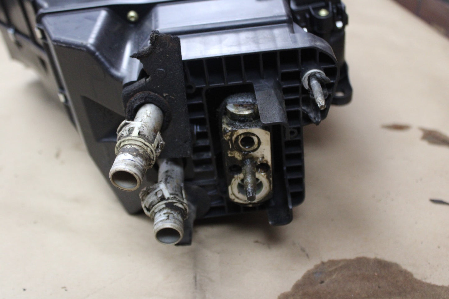 2007-2013 Cadillac Escalade Rear Heater Core Box A/C HVAC Box Assembly 20859527