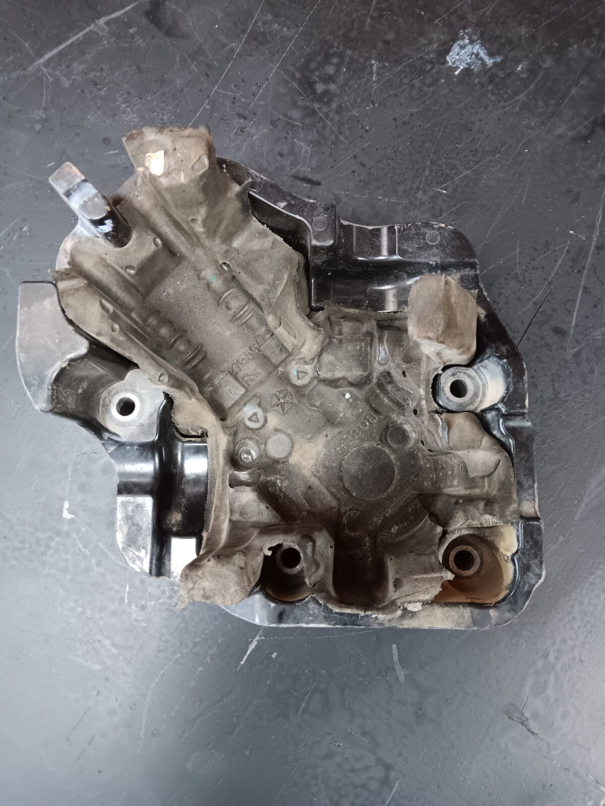 2014 Ram 1500 3.0L Eco Diesel Injection Pump Cover w/ Foam Insert 05158019ad
