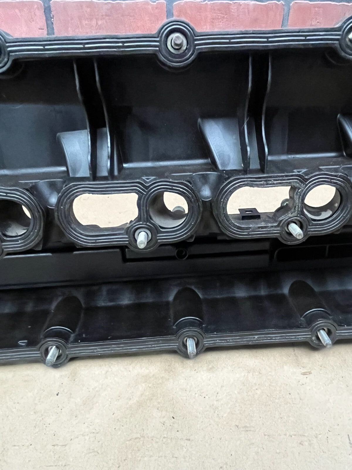 2010-2022 LAND RANGE ROVER SPORT 5.0L ENGINE RIGHT CYLINDER HEAD VALVE COVER OEM