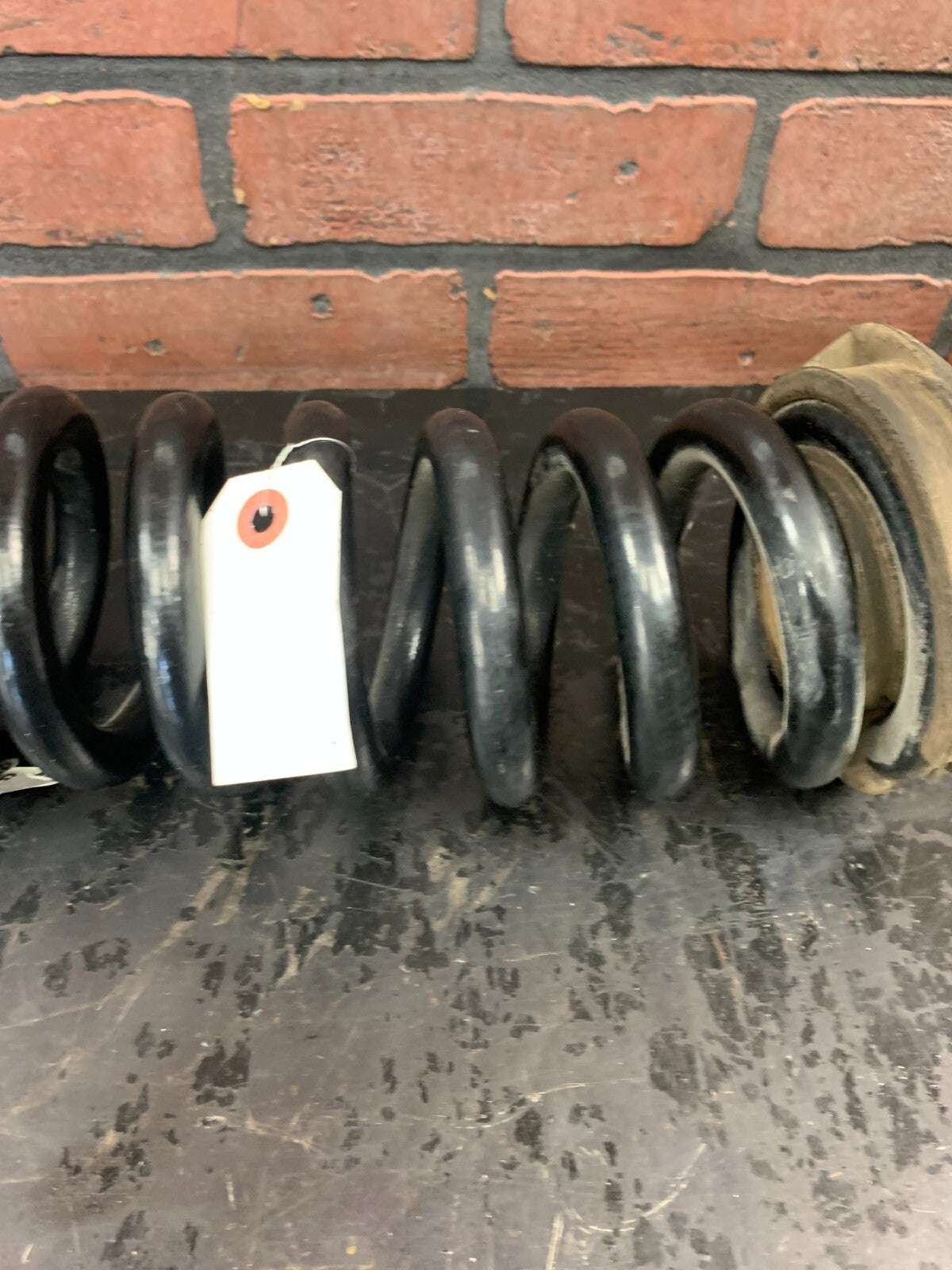 2013-2023 DODGE CHALLENGER REAR RIGHT SIDE SUSPENSION COIL SPRING 5181369AF 105k