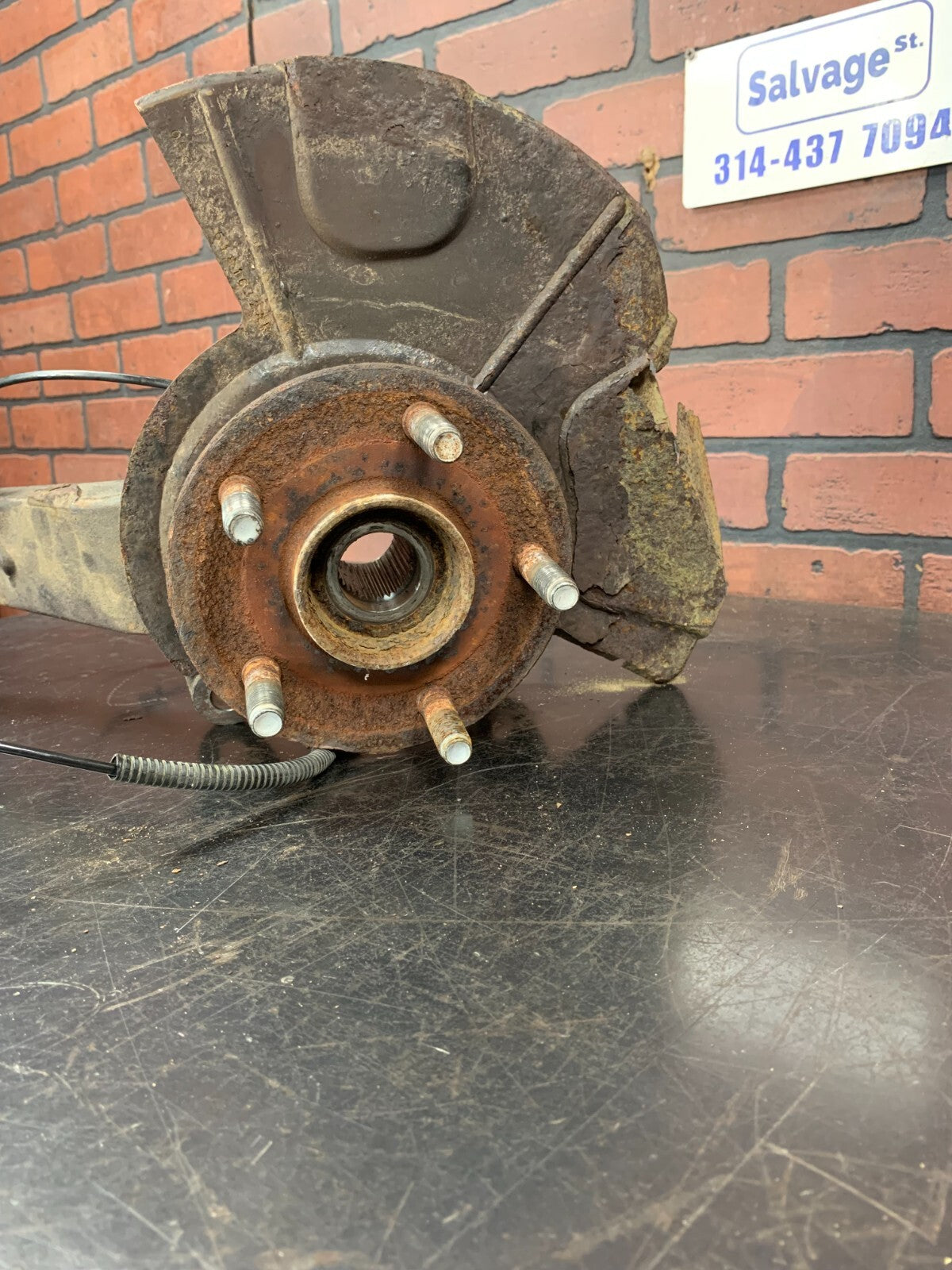 11-15 Jeep Grand Cherokee SRT Front Passenger RH Side Spindle Knuckle Assembly