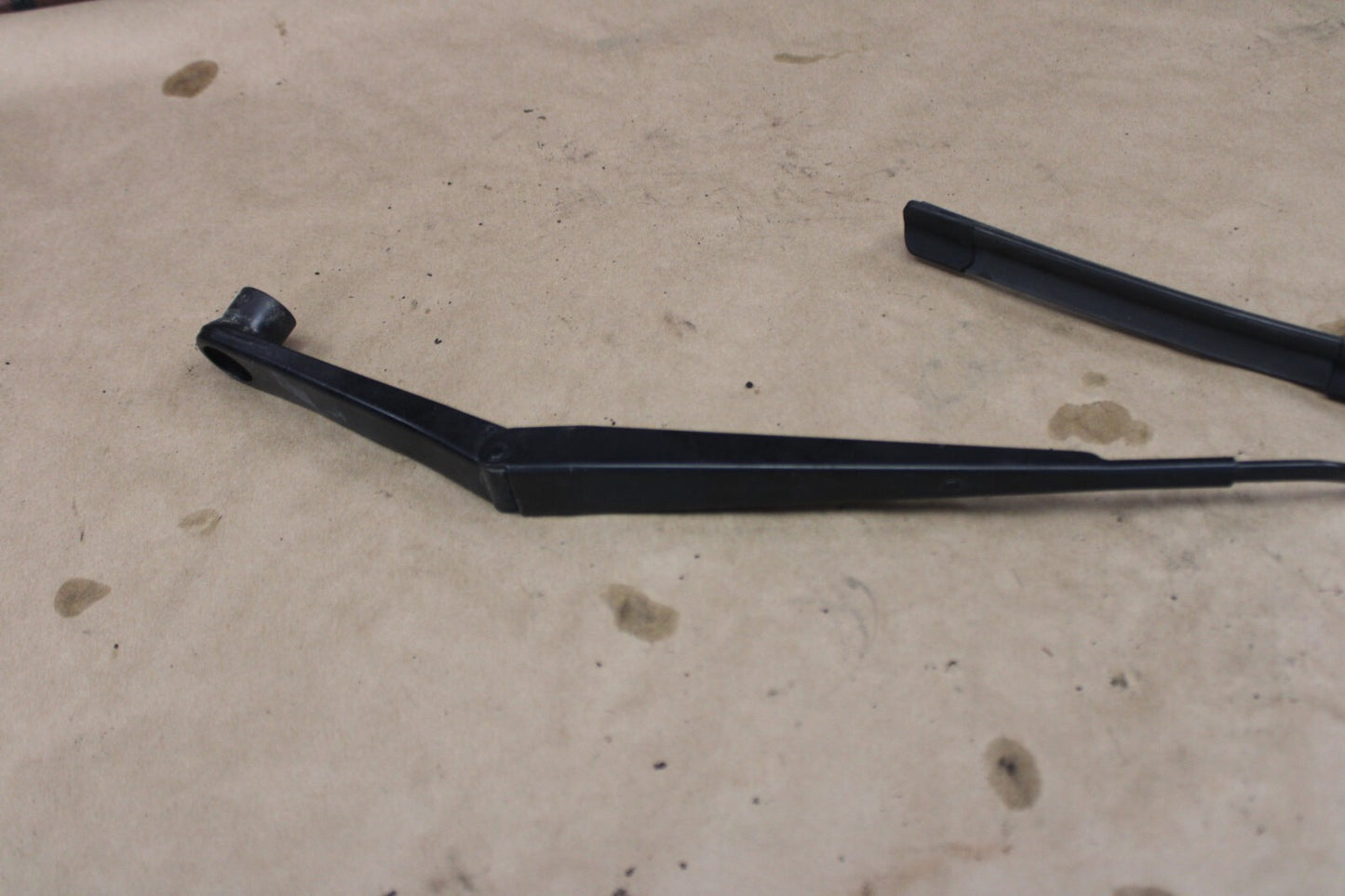 05-10 Jeep Grand Cherokee Front Windshield LH RH Wiper Arm Set Pair Left Right