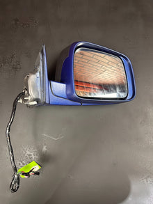 2014-2018 JEEP GRAND CHEROKEE RIGHT SIDE MIRROR BLUE, SILVER, AND BLACK 026536