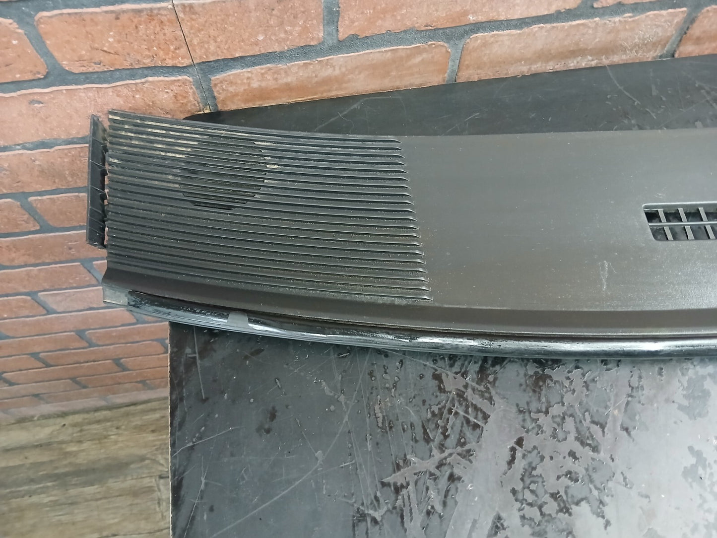 2007-2009 Dodge Caliber Interior Dash Windshield Defroster Grille Panel Cowl