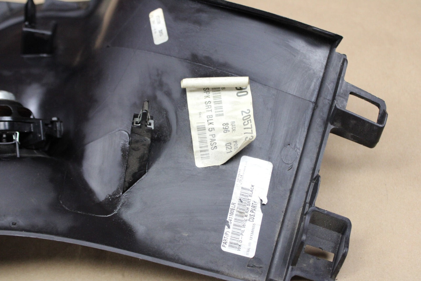 11-15 Jeep Grand Cherokee SRT8 OEM Rear Passenger RH D Pillar Trim Cover Tweeter