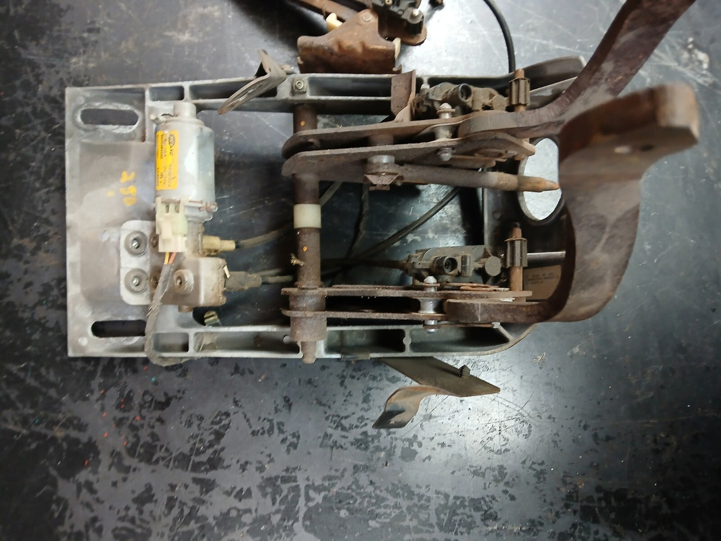 2003-2006 Dodge Viper SRT-10 Brake Clutch Accelerator Pedal Assembly 05290890ae