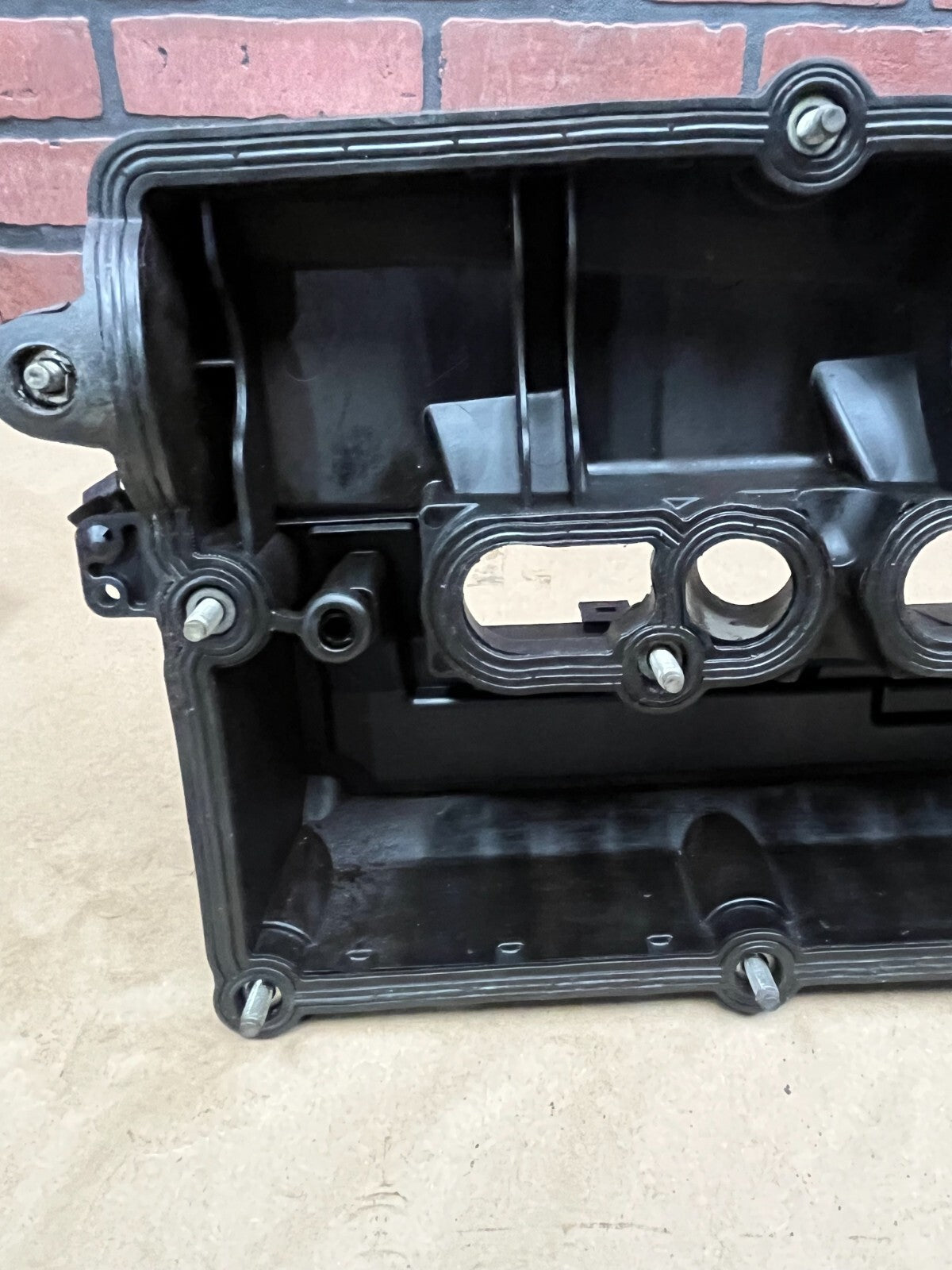 2010-2022 LAND RANGE ROVER SPORT 5.0L ENGINE RIGHT CYLINDER HEAD VALVE COVER OEM