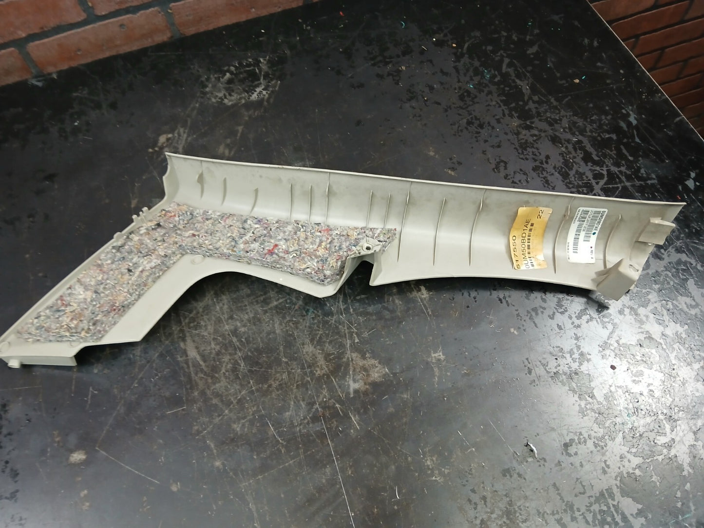 2005-2010 Charger Magnum 300 Passenger RH Side C Pillar Trim 0um50bd1ae
