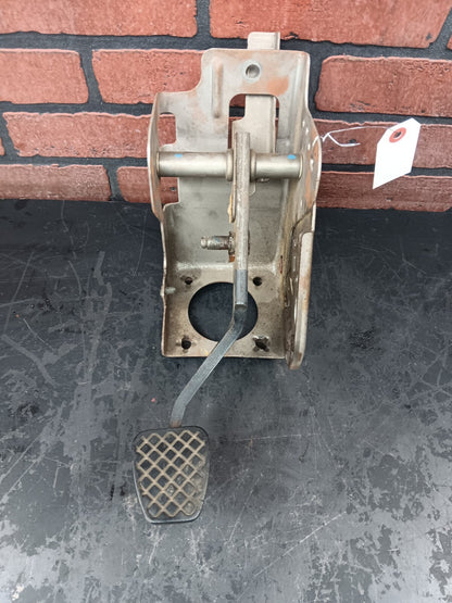 2008-2014 Dodge Challenger SRT Manual Transmission Brake Stop Pedal Assembly OEM
