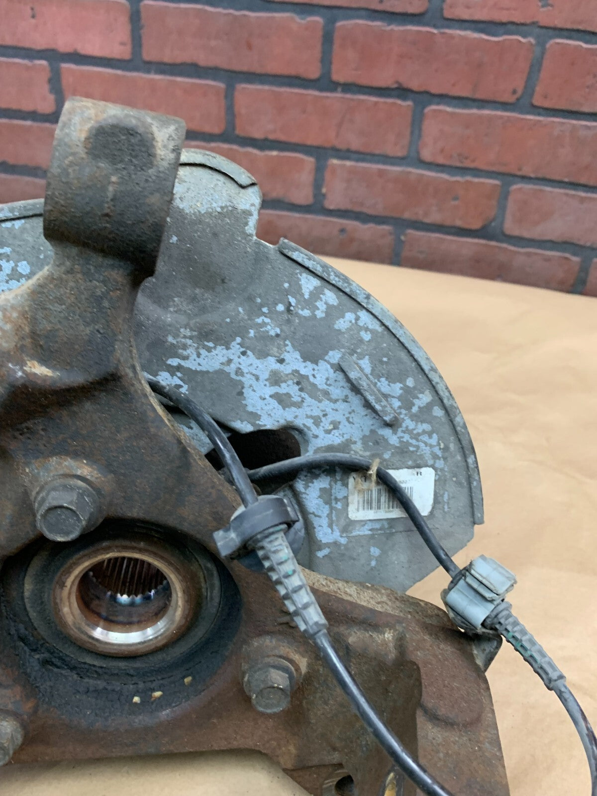 2007-2014 GM Tahoe Suburban 1500 Front Passenger RH Spindle Knuckle Hub Assembly