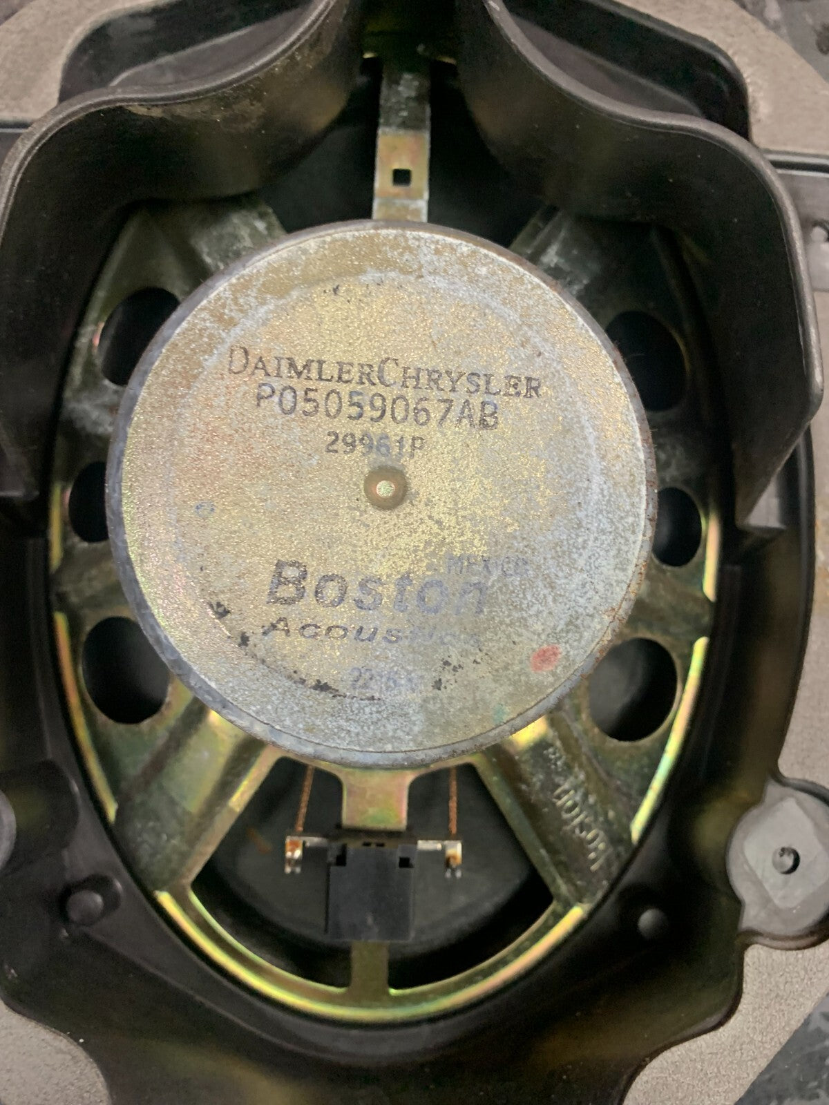 2005-2006 CHRYSLER 300 FRONT RIGHT PASSENGER DOOR SPEAKER OEM 05059067AB
