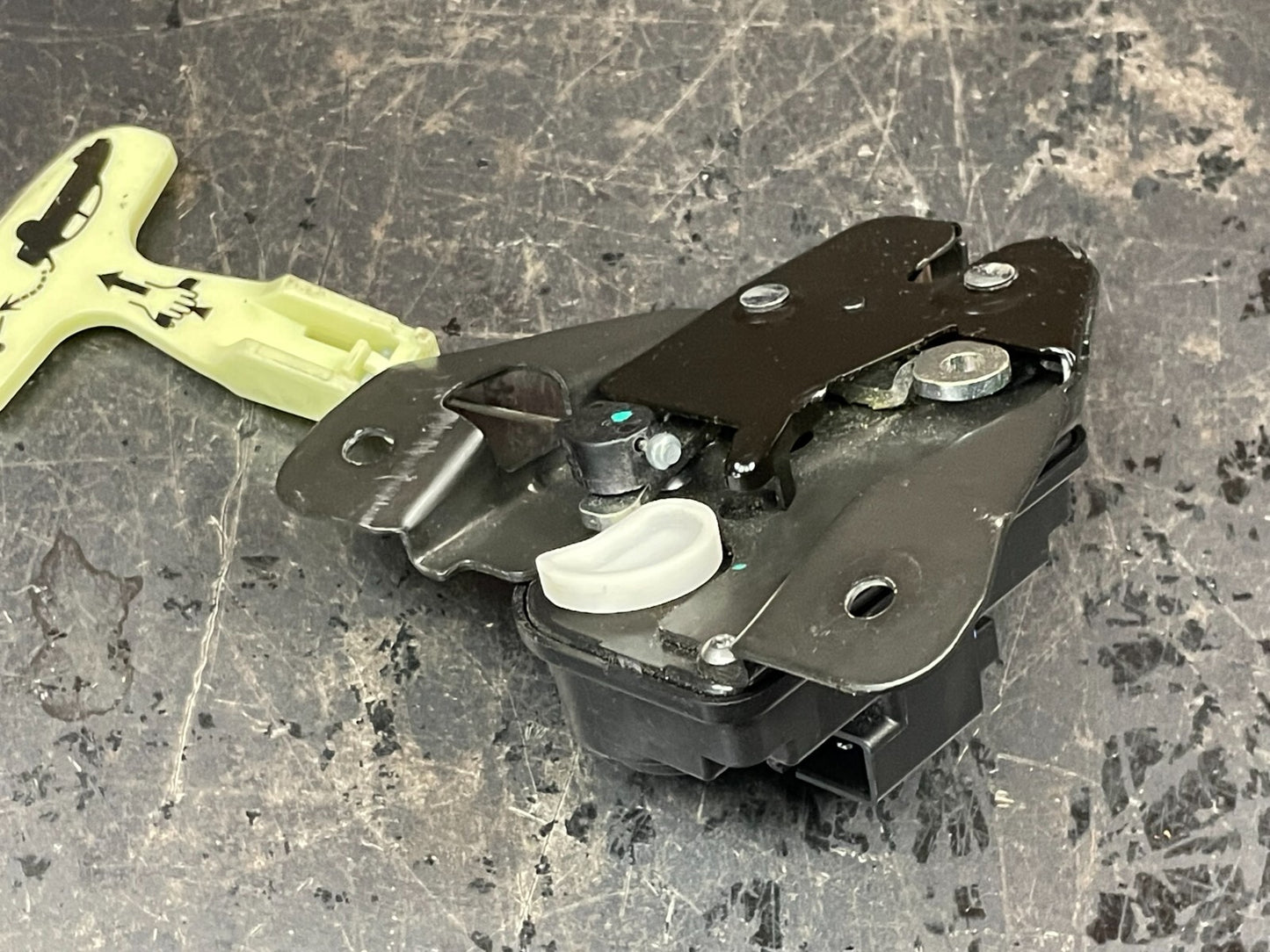 2007-2023 CHALLENGER/CHARGER/300 TRUNK DECK LID POWER MOTOR LOCK LATCH ACTUATOR