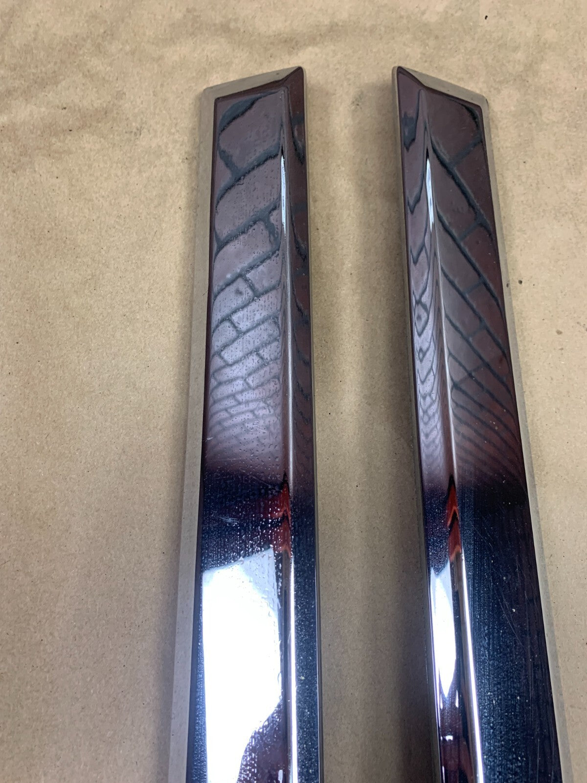 06-07 GRAND CHEROKEE RIGHT LEFT SIDE REAR CHROME DOOR TRIM MOLDINGS 04806272AA