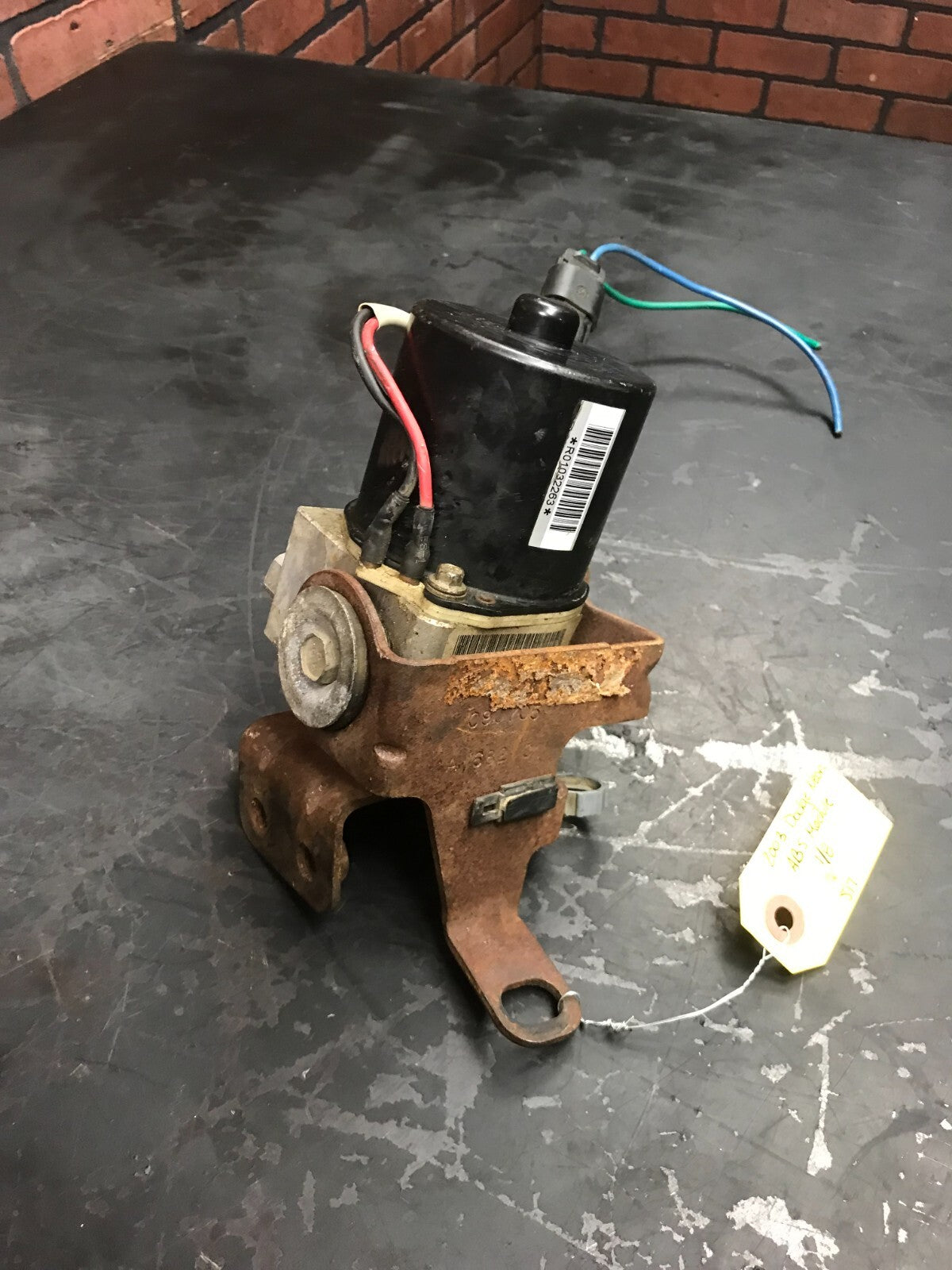 2003-2005 Dodge Neon SRT4 ABS Anti-Lock Braking System Hydraulic Control Module