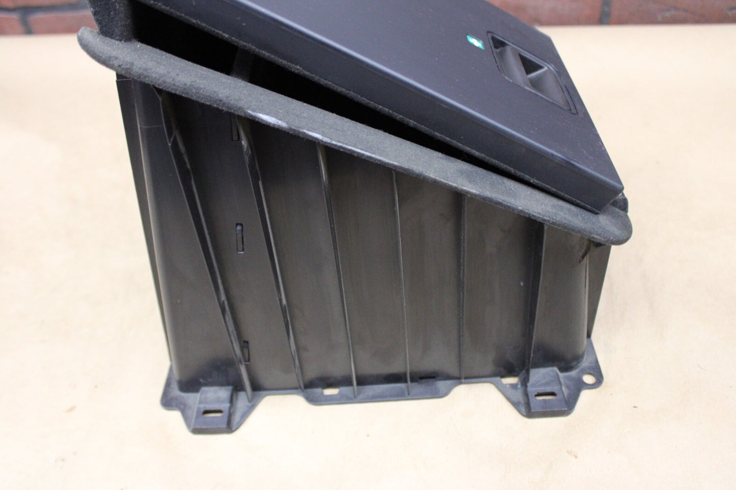 2011-2015 AUDI A8L S8 REAR SEAT CENTER ARMREST EMERGENCY KIT STORAGE SKI BAG OEM