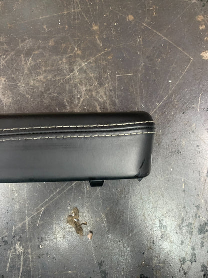 15-23 Dodge Challenger SRT OEM RH Right Passenger Side Door Armrest OEM.
