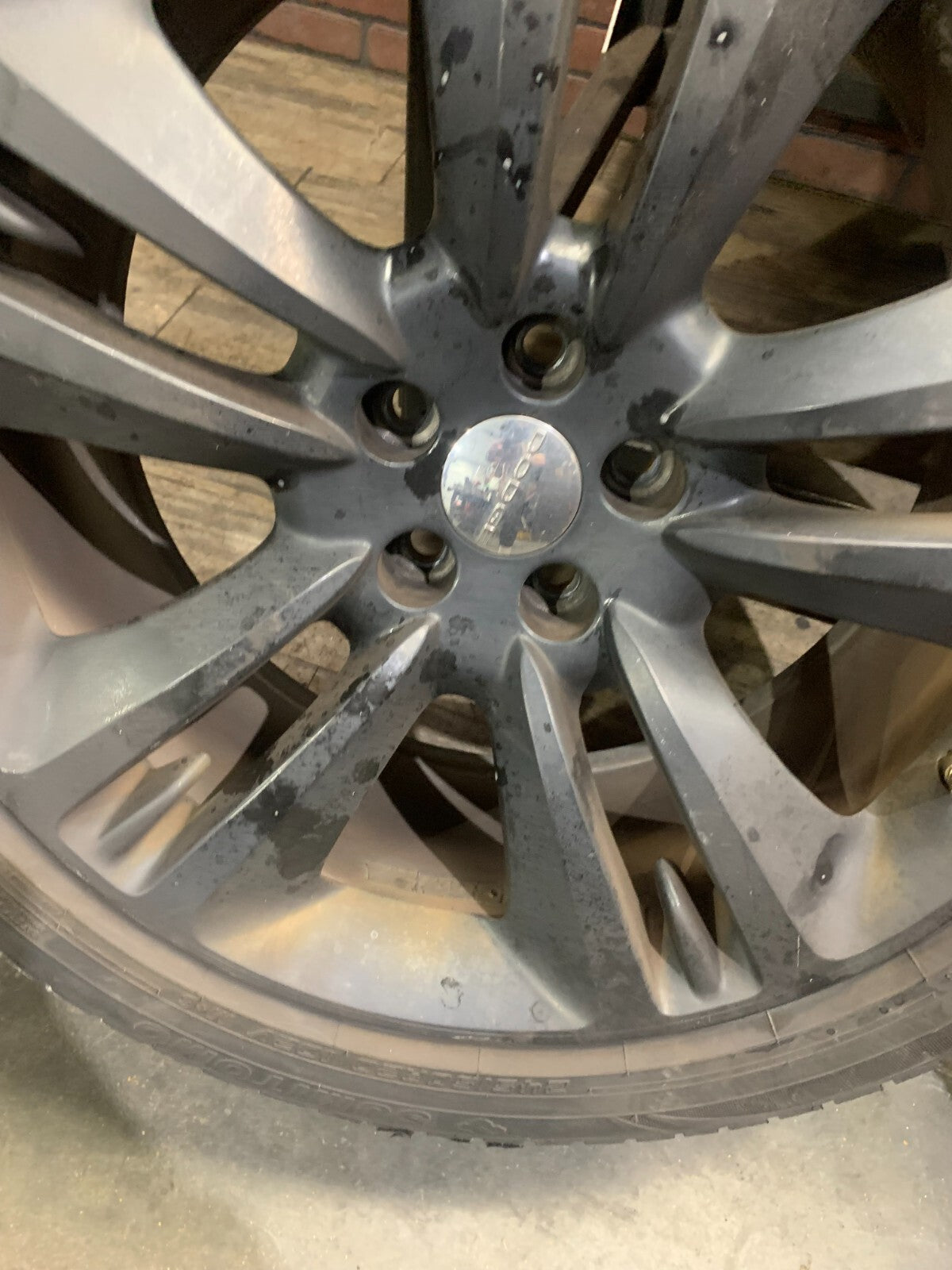 2011-2014 Dodge Charger/300/Challenger SRT8 Full Wheel Set w/ Center Caps 5 spk