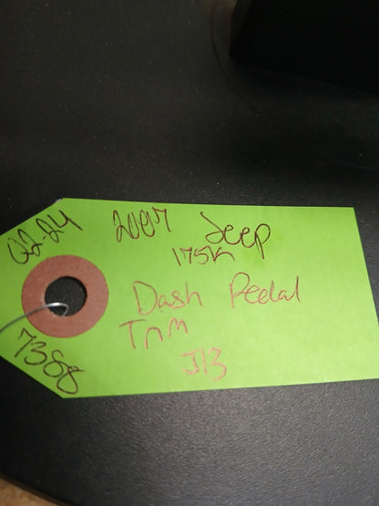 2007 Jeep Grand Cherokee Dashboard Pedal Closeout Trim Panel 55116775ak