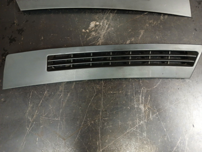 2006-10 Jeep Grand Cherokee Dash Upper Defroster Vent Set 1dq54trmaa 1dq55trmaa