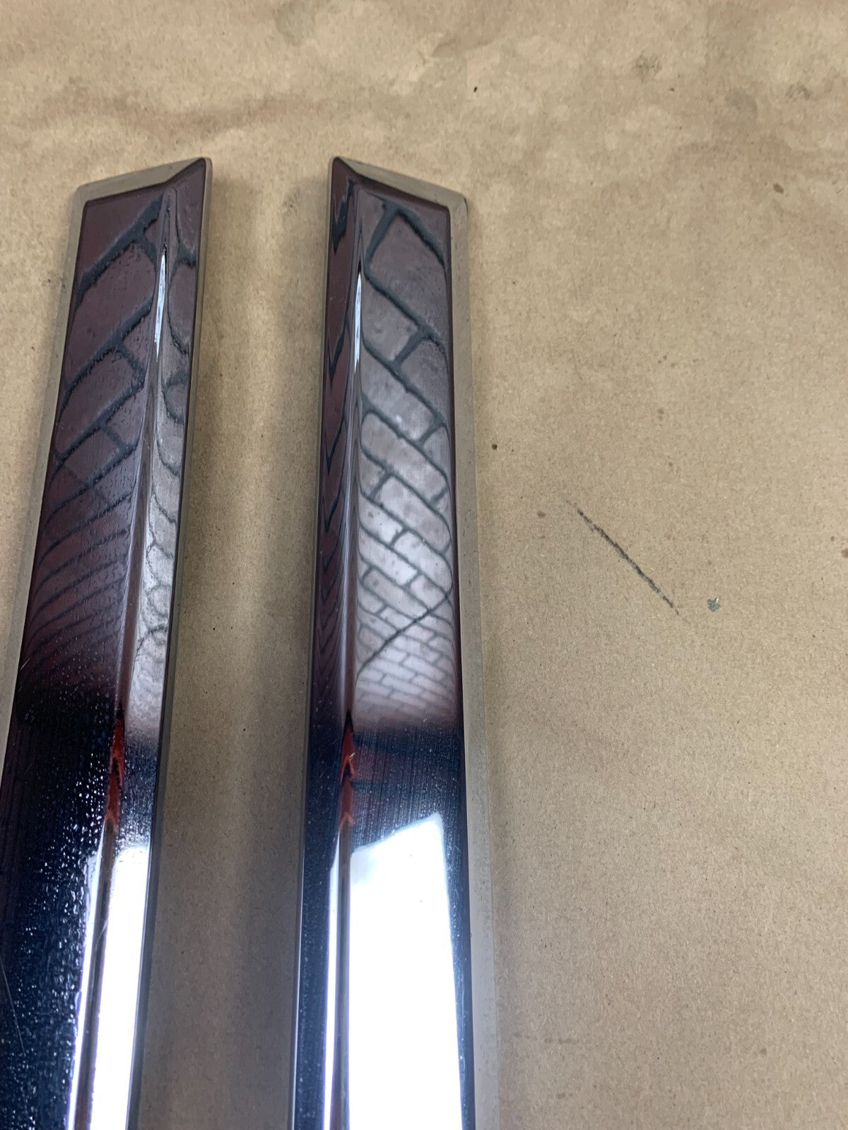 06-07 GRAND CHEROKEE RIGHT LEFT SIDE REAR CHROME DOOR TRIM MOLDINGS 04806272AA