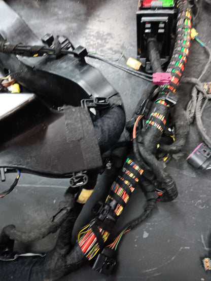 2011-18 Audi A8L 4.0T Interior Main Body Dash Wire Wiring Harness with Fuse Box