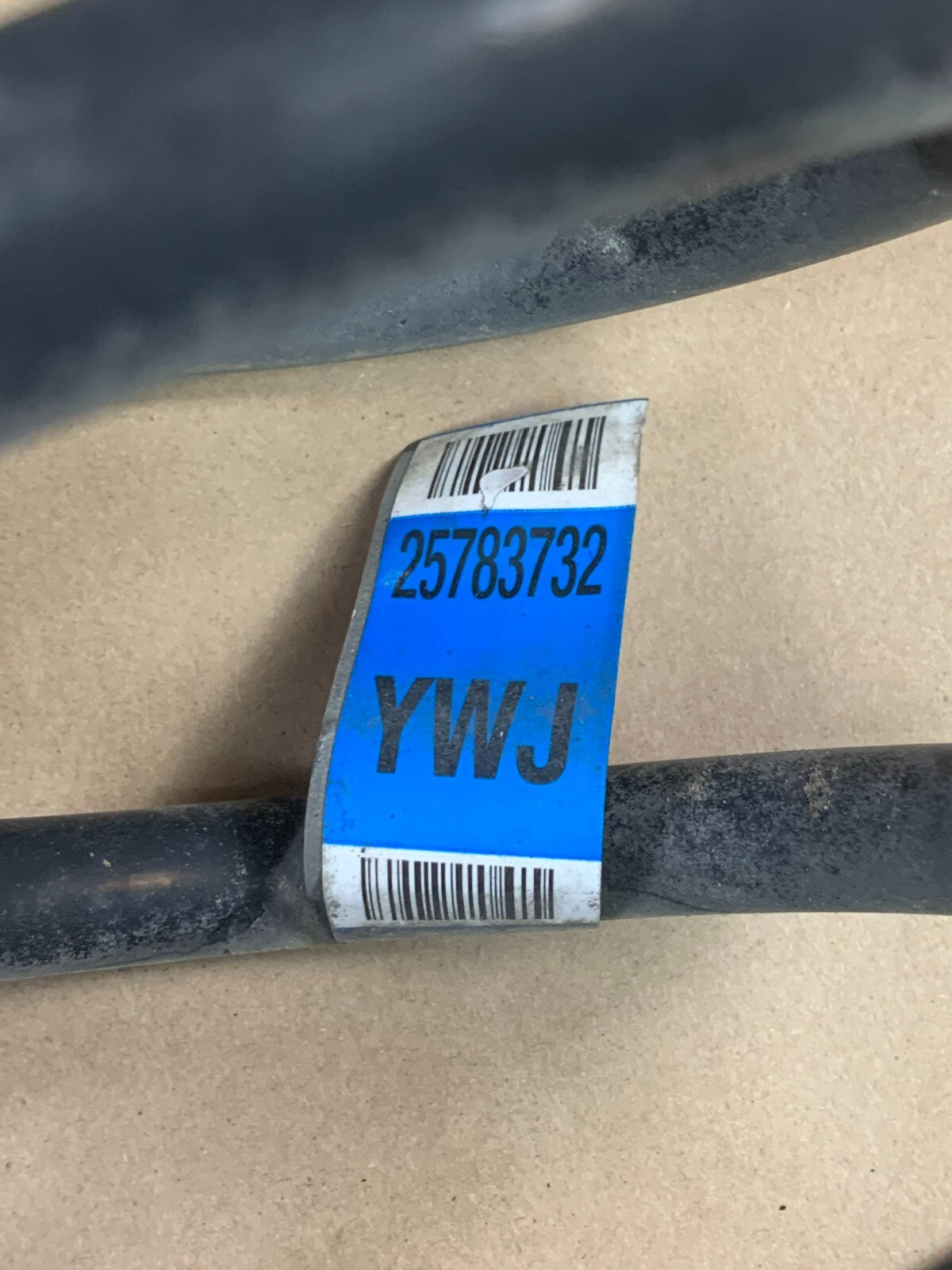 2007-2014 Chevy Tahoe Suburban 25783732 Genuine GM Parts Rear Coil Spring SET