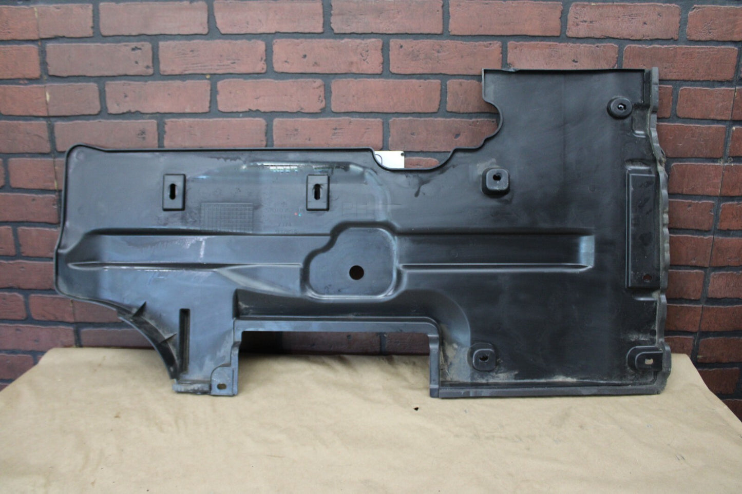 2011-2023 DODGE CHARGER REAR RIGHT UNDERBODY SPLASH SHIELD GUARD OEM TORQUE BOX