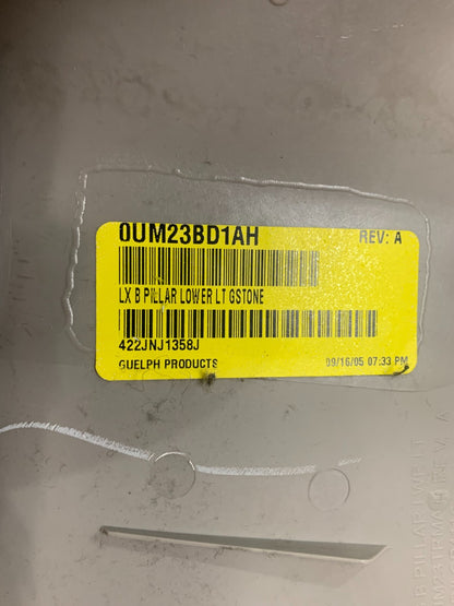 2005-2007 CHRYSLER 300 SRT INTERIOR LEFT CENTER B PILLAR TRIM OEM OUM23BD1AH.