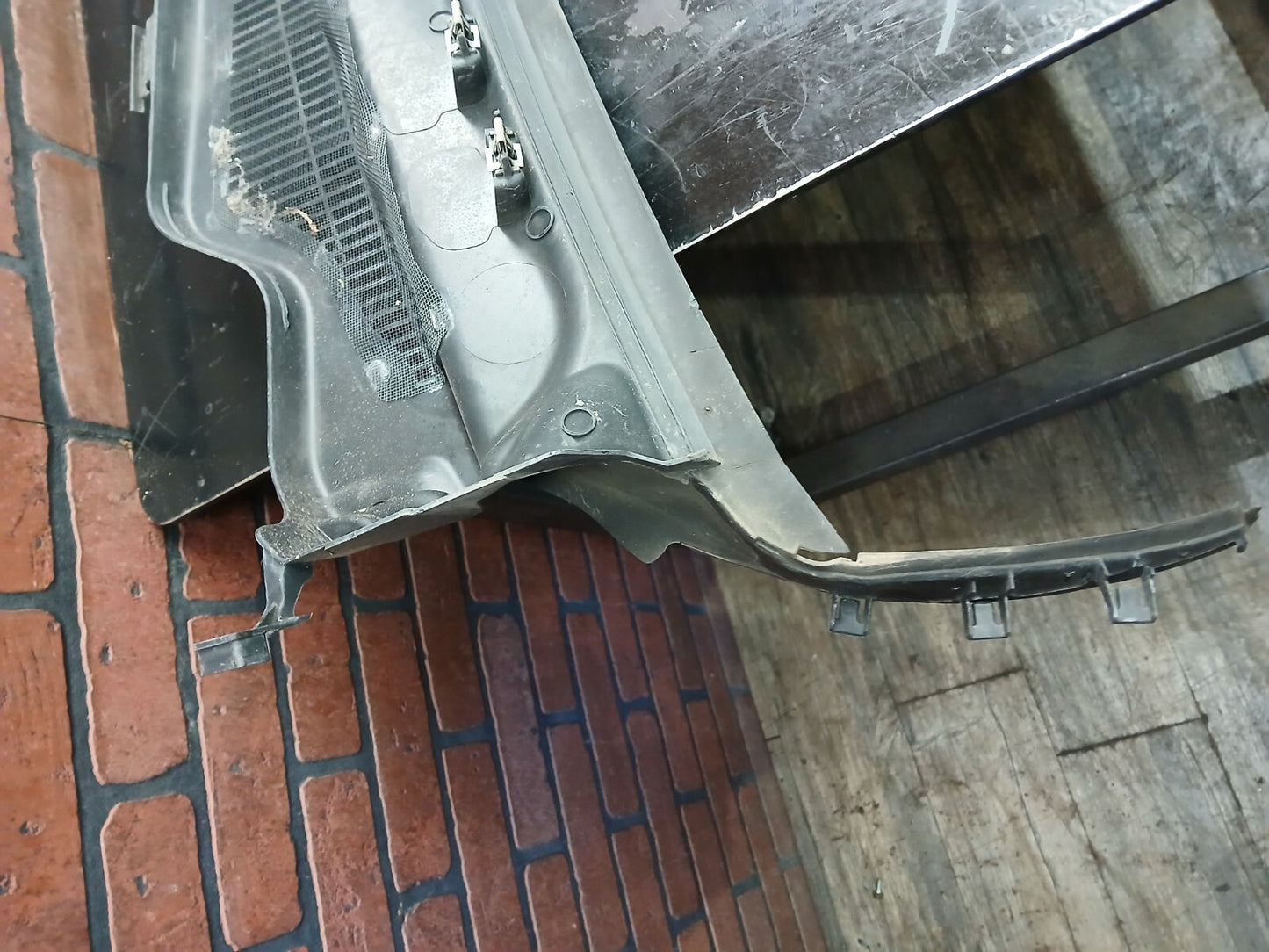 11-13 Jeep Grand Cherokee Exterior Windshield Defroster Grill Panel 55079199ah