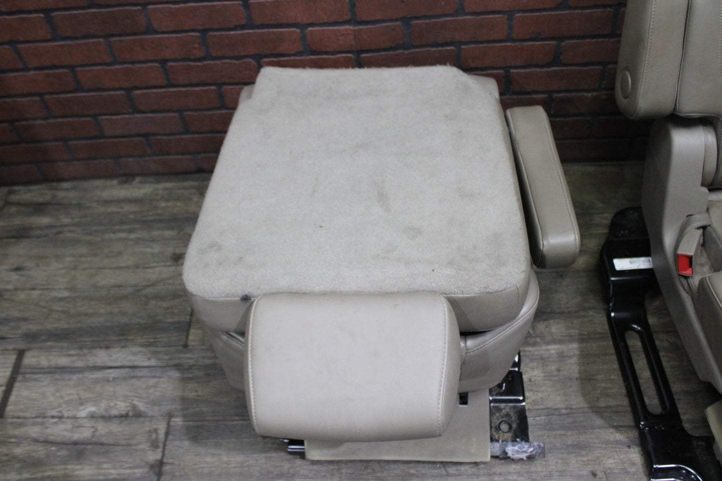 15-20 YUKON Gray Leather Rear Back Second Row Heated Captains Bucket Seat Set